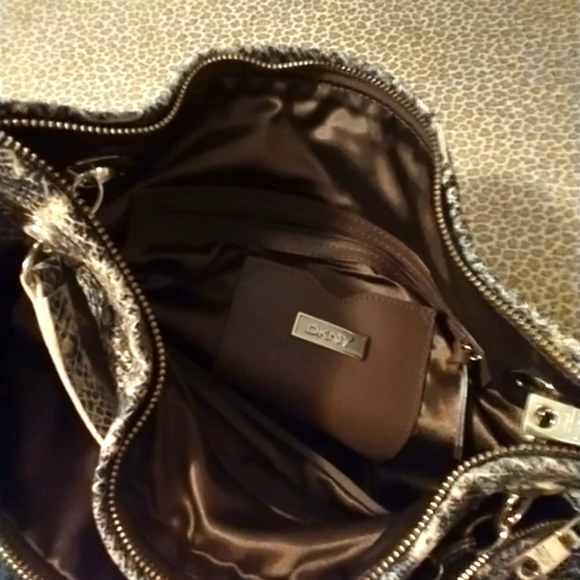 DKNY Handbag Shld/Crossbody Snake skin design chain link NWOT - Picture 13 of 16